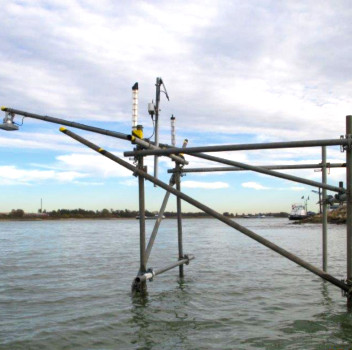 Measuring the water level of the Rhine